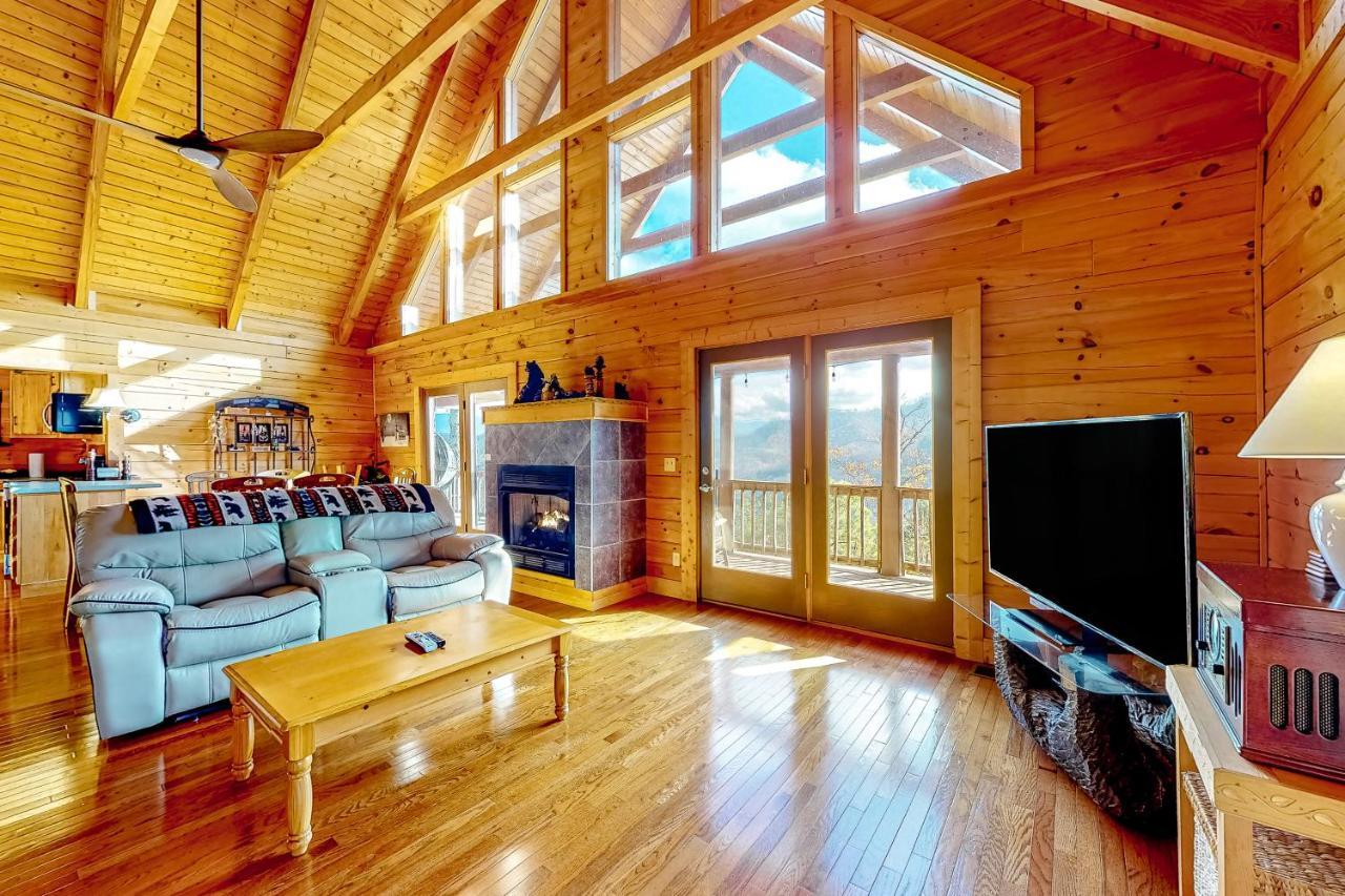 Lazy Bear Lodge Sevierville Exterior photo