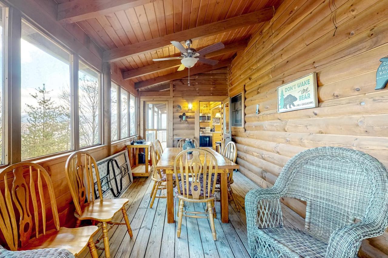 Lazy Bear Lodge Sevierville Exterior photo